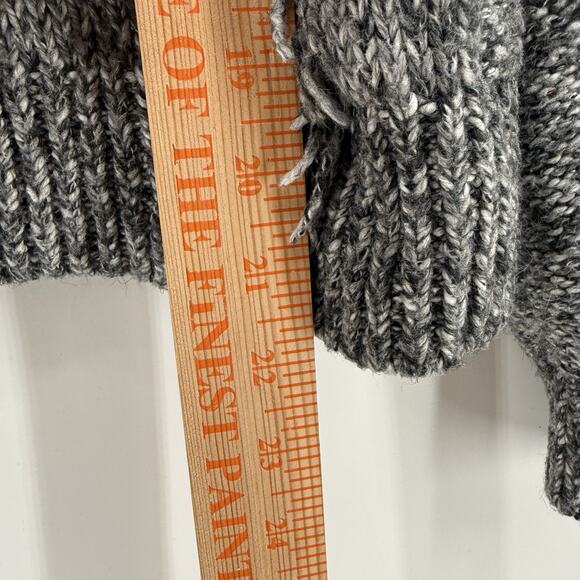 Abercrombie & Fitch Marl Gray Knit Fringe Front Sweater Size S Warm Y2K 90s - Picture 11 of 11